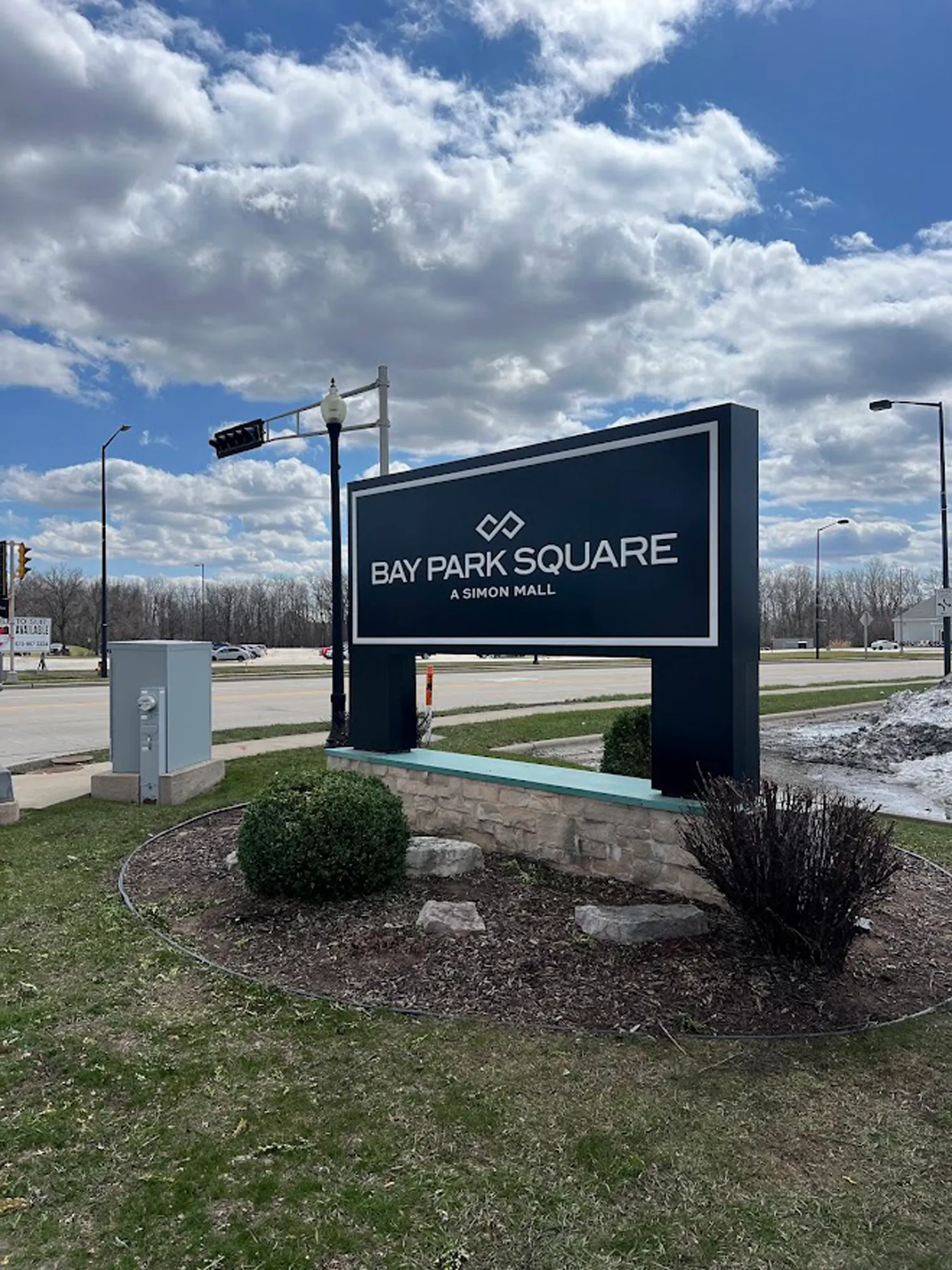 Bay Square Park Mall